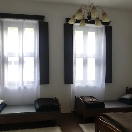Padmalyos Vendeghaz * Bata